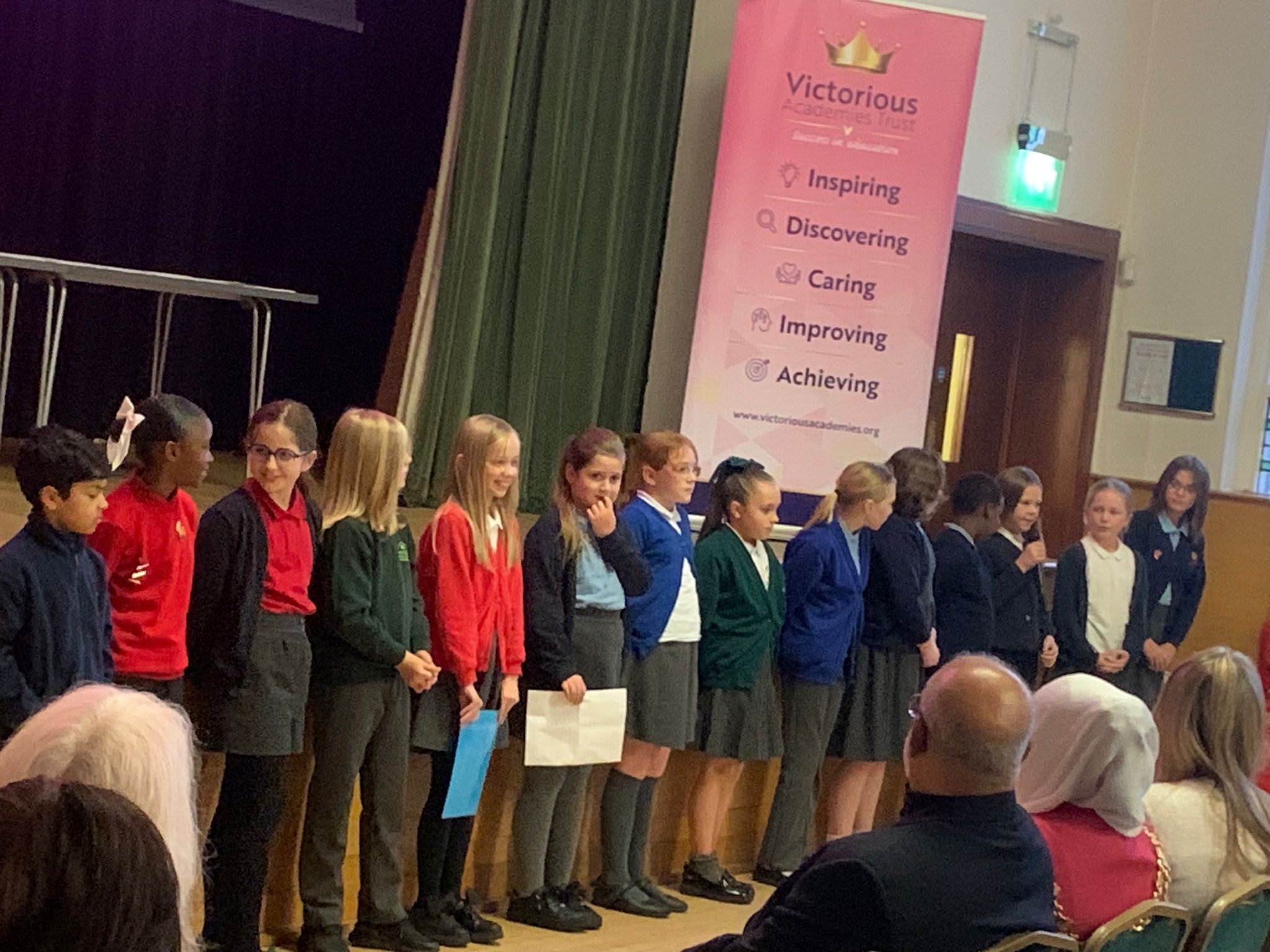 587099fd-d3ad-4114-acd4-aef57ae263e3 587099fd-d3ad-4114-acd4-aef57ae263e3