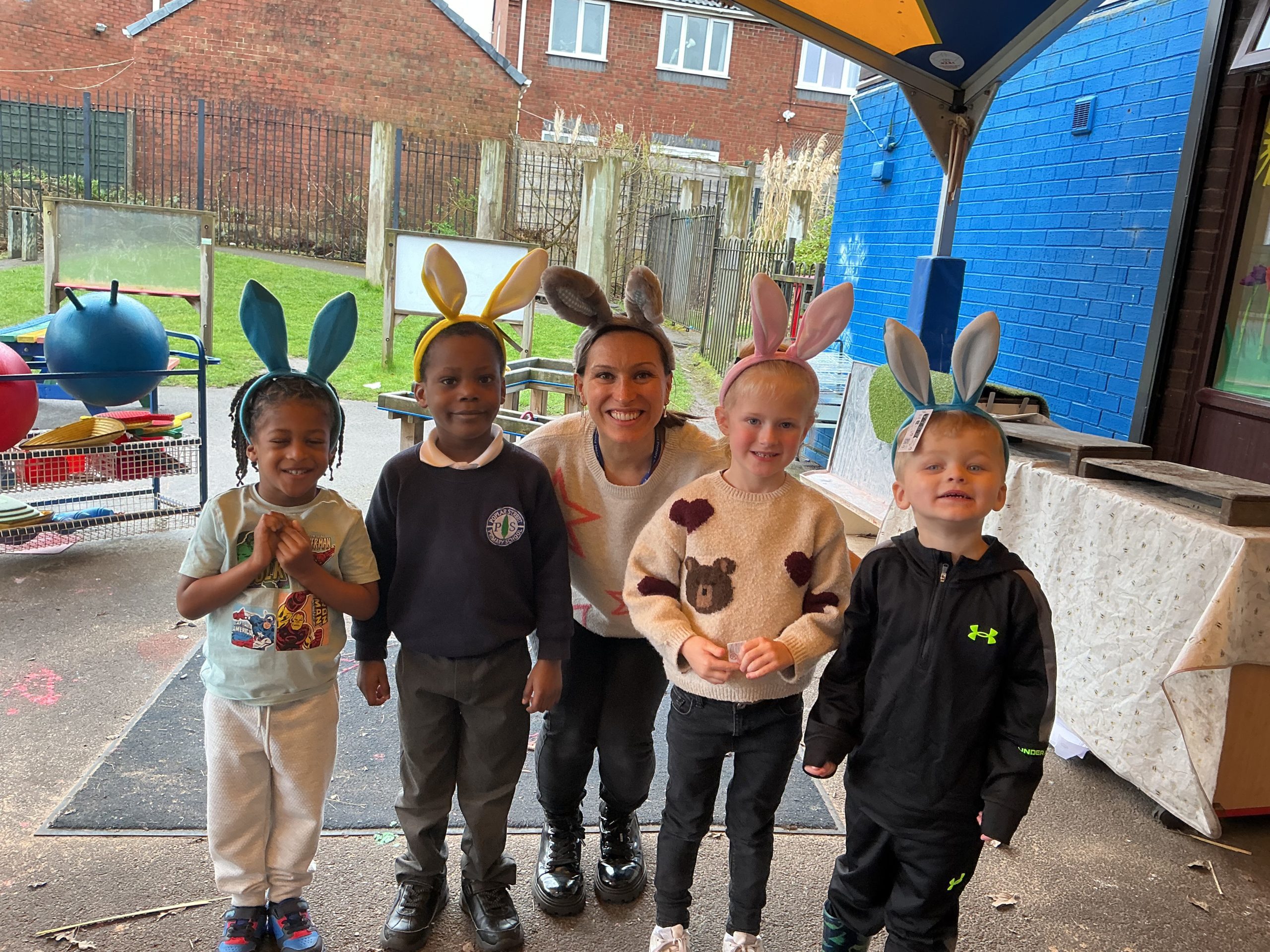 2603 Easter Poplar (7) 2603 Easter Poplar (7)